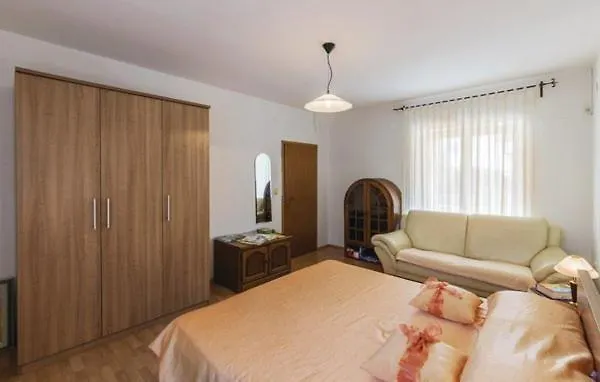 Apartman As Vodnjan 0*,